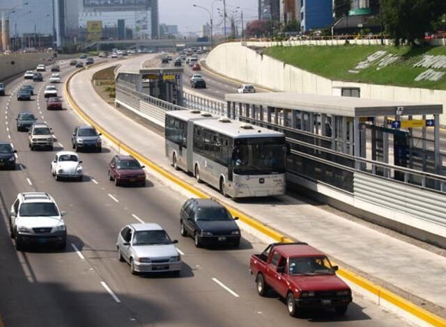  La Municipalidad de Lima está ejecutando obras de mejora en la Vía Expresa. Foto: difusión.   