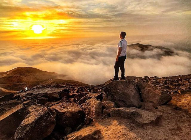  Los mejores horarios para apreciar el colchón de nubes son durante el amanecer y el atardecer. Foto: Viajar por Perú   