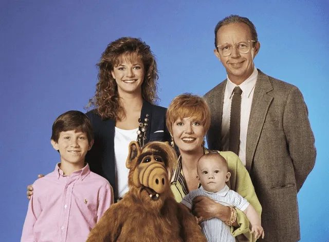 Elenco completo de 'ALF'. Foto: Sensacine.   