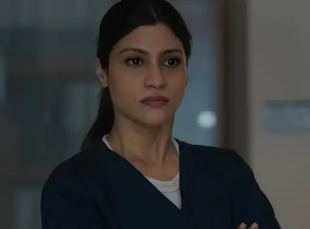 Konkona Sen Sharma interpreta a la Dra. Geetika, quien lidia con acusaciones de acoso sexual, en la película india 'Acusada'. Foto: Netflix Konkona Sen Sharma interpreta a la Dra. Geetika, quien lidia con acusaciones de acoso sexual, en la película india 'Acusada'. Foto: Netflix