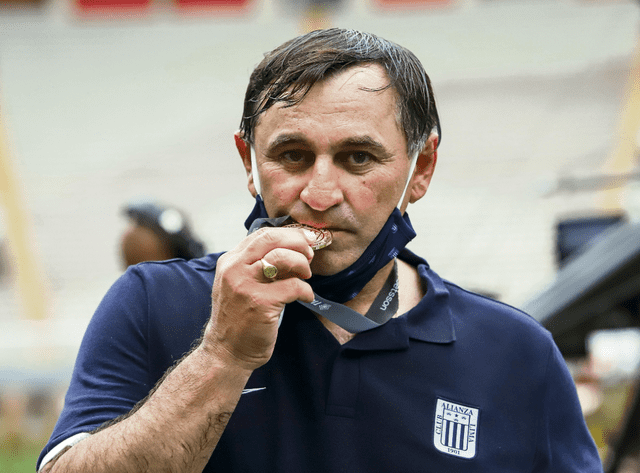  Carlos Bustos fue campeón con Alianza Lima en 2021 tras vencer en la final a Sporting Cristal. Foto: Luis Jiménez/GLR   