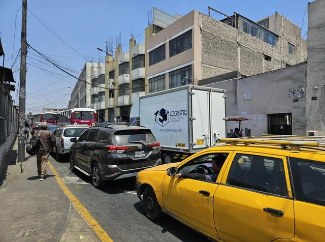  Tránsito de Centro de Lima a San Juan de Lurigancho se desvían por Amazonas. Foto: Dayana Huerta-LR   