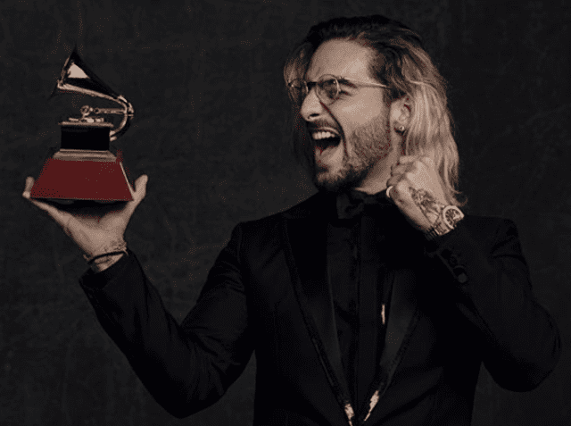 Maluma y su Grammy del 2018.