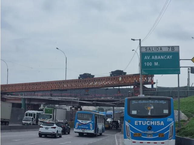 Vigas en Puente Ricardo Palma serán instaladas en los siguientes días. Foto: Cristina Galvez - La República   