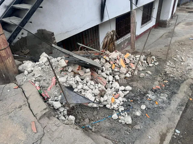 Escombros en algunas viviendas derrumbadas tras el sismo de 6,1. Foto: LR Escombros en algunas viviendas derrumbadas tras el sismo de 6,1. Foto: LR