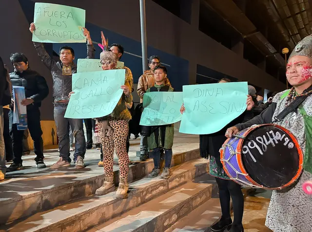 Decenas de personas se movilizan en San Isidro en protesta contra Dina Boluarte. Foto: Francisco Erazo    