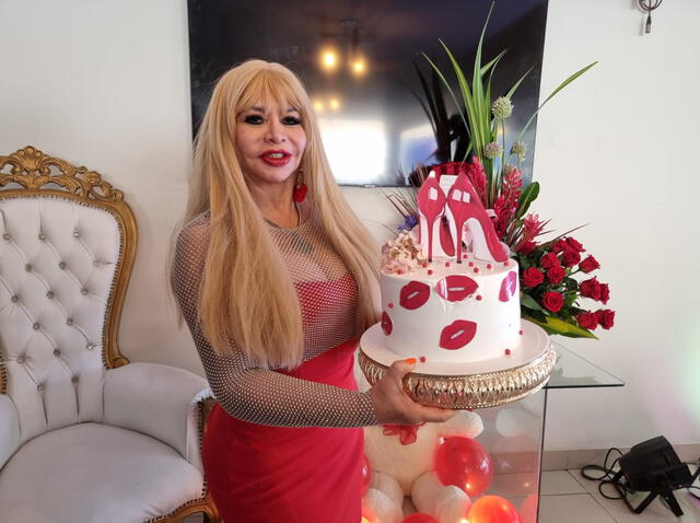 Susy Díaz estuvo acompañada de sus seres queridos en su cumpleaños 60. Foto: Bella Alvites URPI - LR 