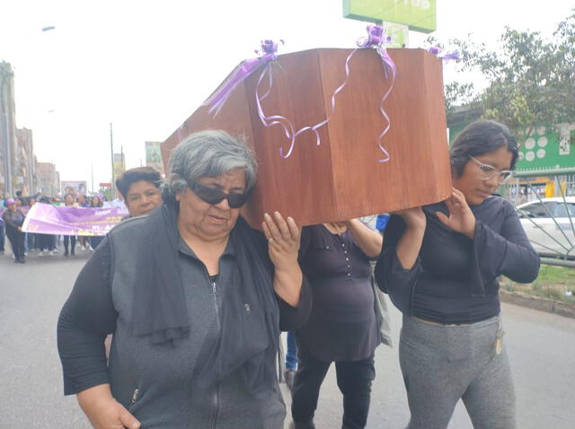 Funeral simbólico por crimen de Sheyla Cóndor