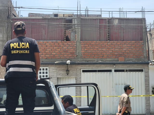 El principal sospechoso del crimen fue trasladado hacia la comisaría del sector. Foto: Kevinn García/La República    