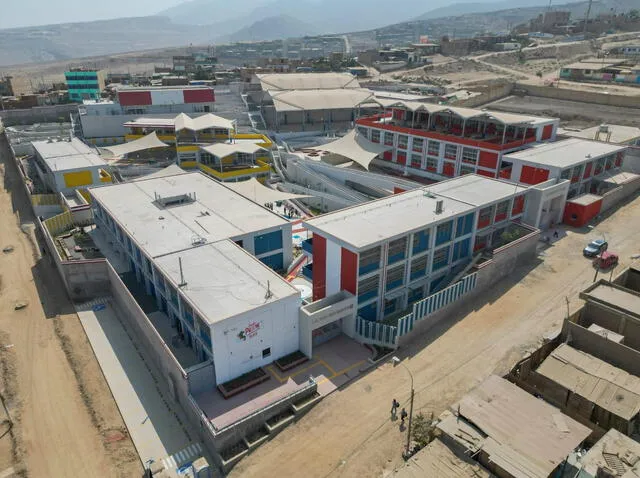 Este moderno centro educativo cuenta con aulas innovadoras y talleres de formación técnica, como construcción metálica y soldadura. Foto: Minedu   
