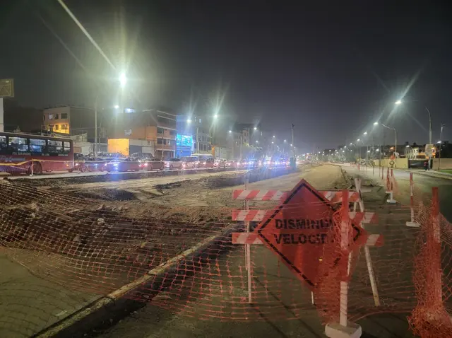 La ejecución de obras en la berma central de la avenida Universitaria se inicia con el movimiento de tierra. Foto: Mabel Alva/LR La ejecución de obras en la berma central de la avenida Universitaria se inicia con el movimiento de tierra. Foto: Mabel Alva/LR