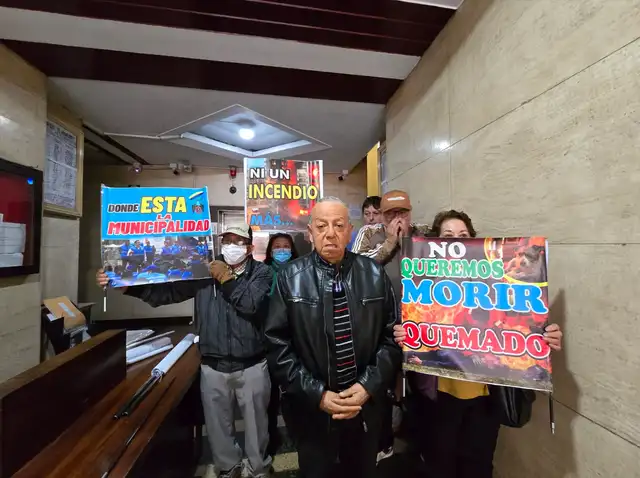 Los residentes del edificio Moncayo denunciaron la presencia de almacenes y locales clandestinos. Foto: Melissa Landa   