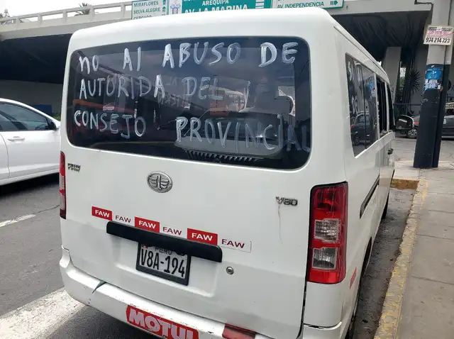 Rechazan los constantes operativos y fiscalizaciones. Foto: Mirelia Quispe   