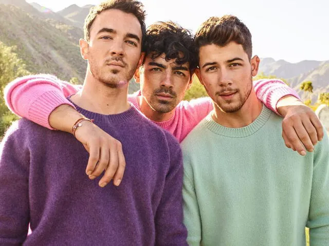 Los Jonas Brothers sorprenden con su versión “envejecida” de AppFace 