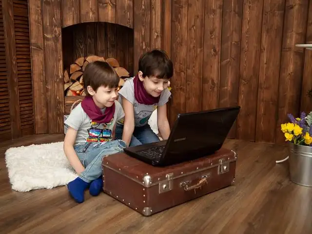 Videollamada para niños. Foto: Mujerhoy.