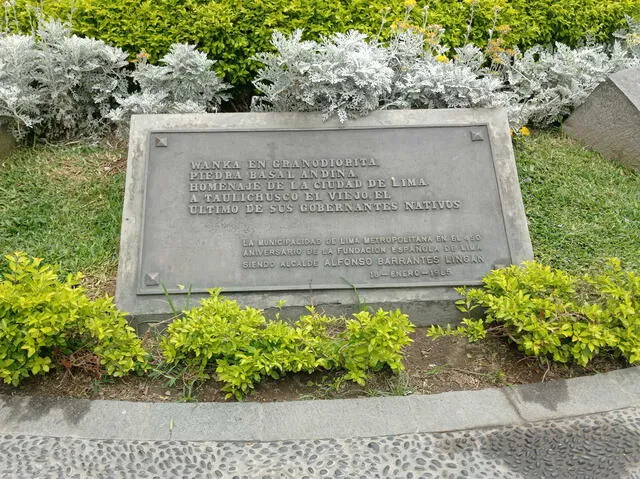 Piedra Basal Andina en homenaje a Taulichusco “El Viejo”.