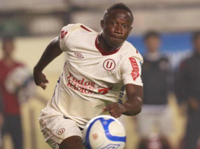 Tunde Enahoro vistió la camiseta de Universitario entre 2013y 2013. Foto: Twitter