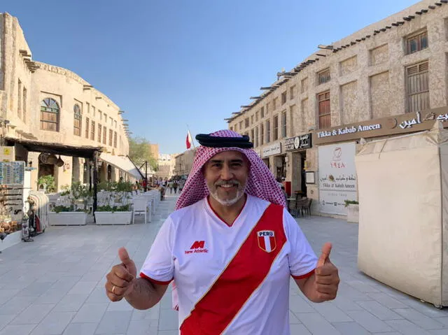 Marco Romero llegó a Qatar y recorre las calles alentando a la selección: “Un pueblo unido”