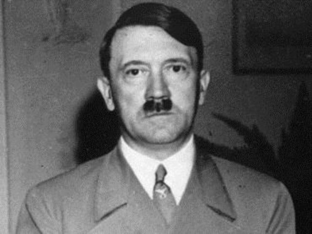 Hitler después lideró el holocausto nazi.