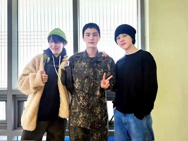 J-Hope, Jin y Jimin. Foto: Weverse   