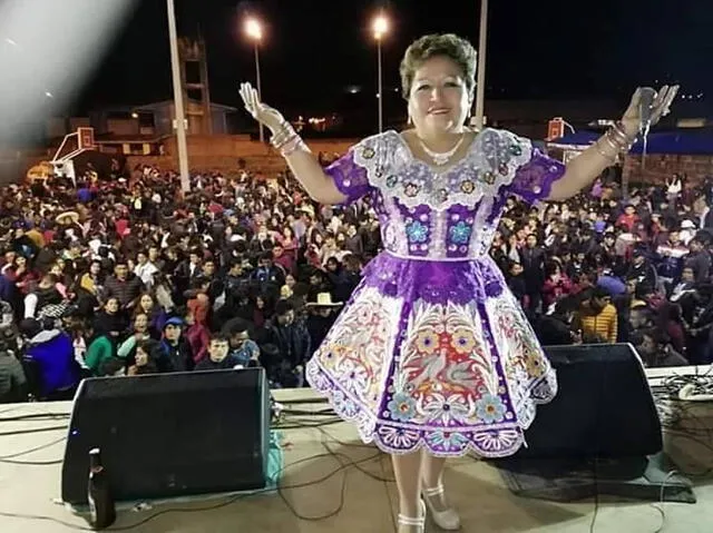 Flor Pileña es una cantante folclórica peruana. Foto: Facebook    