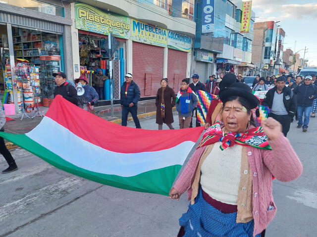  Protestas. Dirigentes de Puno se reunieron en un coliseo de Macusani para definir medidas de fuerza contra el gobierno en las últimas semanas. Foto: La República<br><br>    