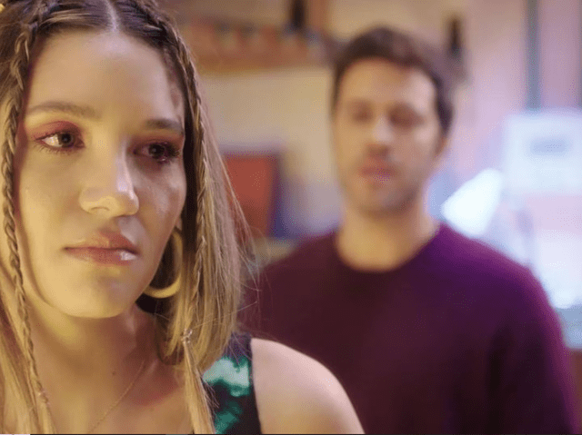 Maritza y Salvador deciden decirse adiós para siempre en uno de sus episodios. Foto: Netflix.   