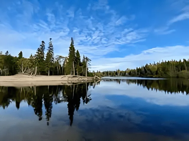 El Lago Superior es considerado como una de las reservas más importantes de agua dulce en el mundo. Foto: Riosdelplanet   