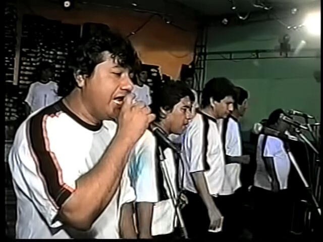 'Chechi' Saavedra tenía 19 años cuando empezó a cantar en Armonía 10. Foto: captura de Youtube   