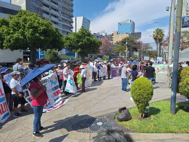 Cientos de personas se oponen al Anillo Vial Periférico pese a beneficios que promete otorgar el MTC. Foto: La República   