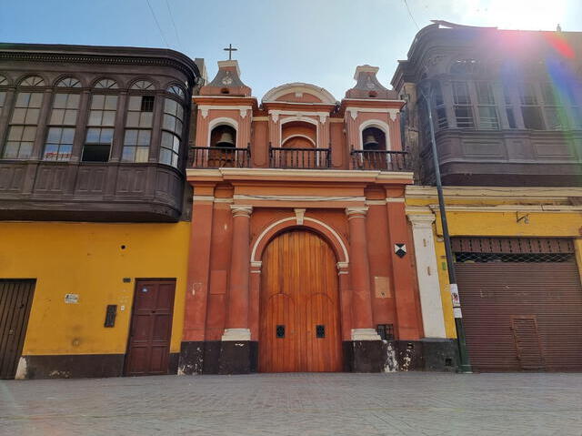 En el aniversario de la fundación de Lima, descubre más sobre la Capillita del Puente, ubicada en el distrito del Rímac. Foto: Andina   