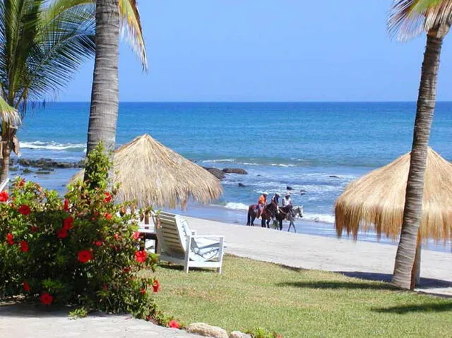  Máncora es una de las playas más reconocidas del Perú. Foto: Andina   