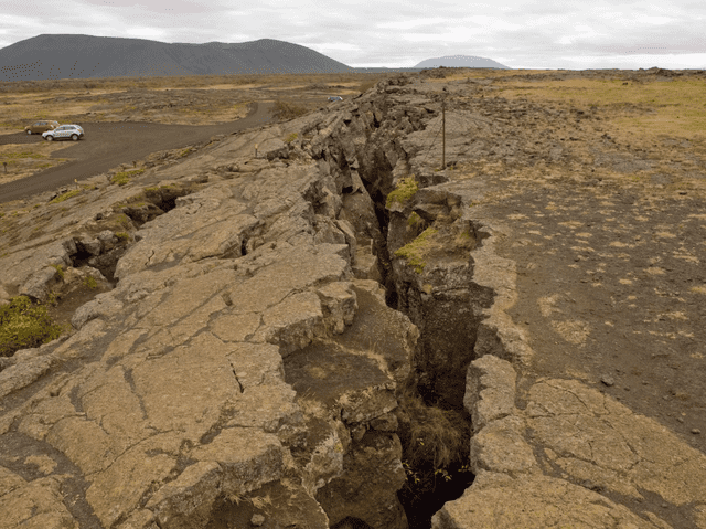  Las placas tectónicas o placas litosféricas son los distintos fragmentos en que se divide la corteza terrestre. Foto: Getty Images   