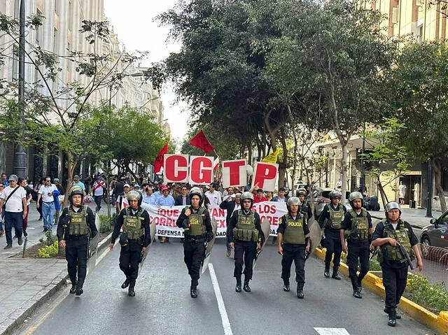 El CGTP llega a la avenida Abancay. Foto: La República.   