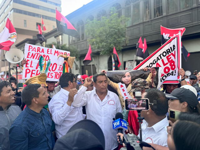 Julio Campos anunció nuevo punto de concentración. Foto: Marcia Chahua/La República   