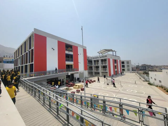 Pabellones de la nueva Escuela Bicentenario. Foto: Kevinn García/La República    