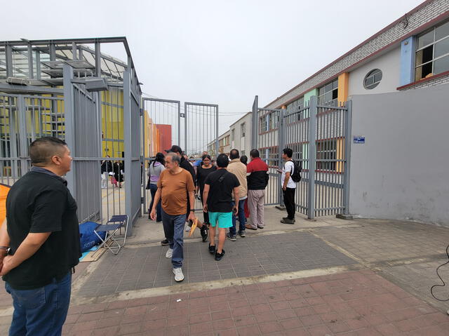 Colegio accedió la solicitud de los padres en la reserva de matrícula. Foto: Kevinn García/La República    