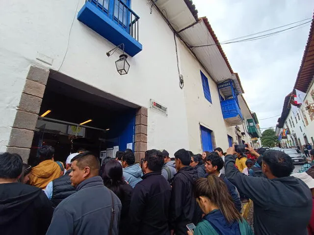 El pasado 19 de diciembre también se reportaron largas colas en la venta de entradas. Foto: LR   