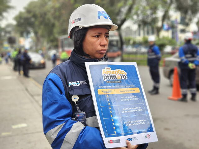  ATU realiza operativos de fiscalización en inmediaciones de Hospital Rebagliati. Foto: Silvana Quiñonez/ La República.   