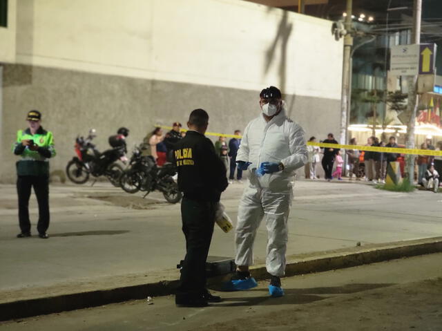 Investigación policial tras el asesinato. Foto: Marcia Chahua   