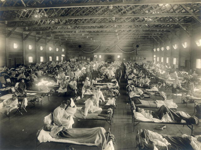  Hospital de urgencias durante una epidemia de gripe de 1918 en Kansas. Foto: Museo Nacional de Salud y Medicina   
