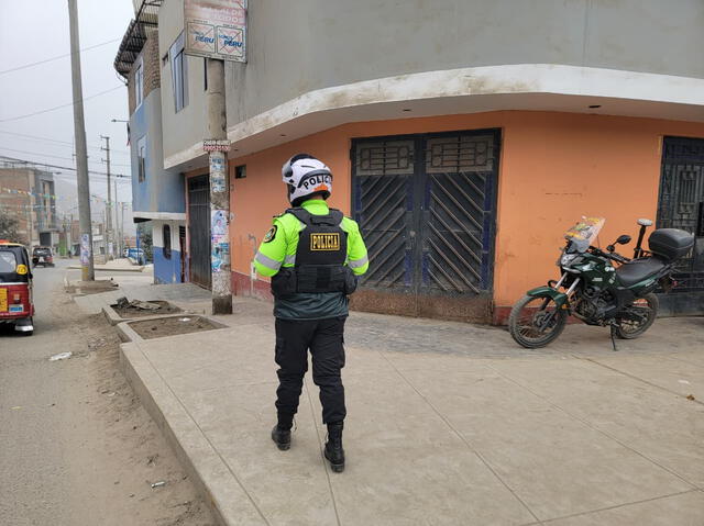 Presencia policial en la zona donde se encontró un artefacto explosivo. Foto: Kevinn García   