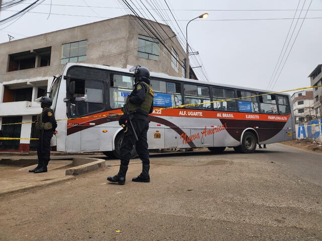 PNP se acercó para realizar diligencias y cercado del lugar. Foto: La República   