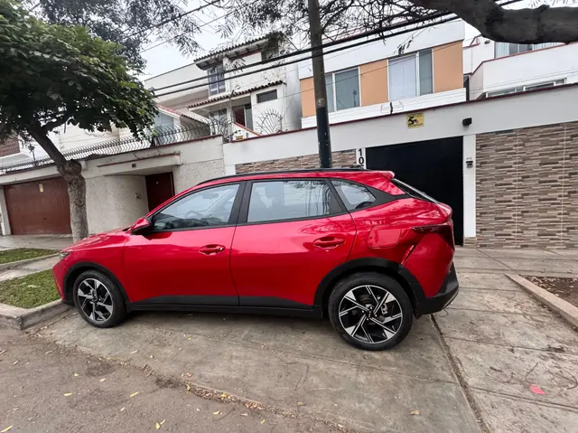 Así terminó el auto del productor de TV tras ser impactado. Foto: Marcia Chahua / URPI–LR Así terminó el auto del productor de TV tras ser impactado. Foto: Marcia Chahua / URPI–LR