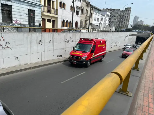 Incendio en bypass de la avenida 28 de Julio genera alarma. Foto: Adrián Sarria Muñoz/LR Incendio en bypass de la avenida 28 de Julio genera alarma. Foto: Adrián Sarria Muñoz/LR