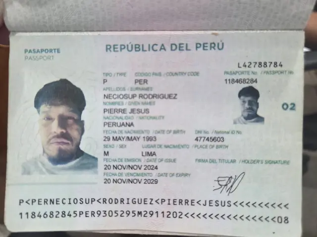 Pasaporte falso que utilizó el 'Monstruo' para ingresar a Paraguay. Foto. Difusión   