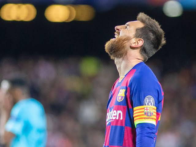 Mhoni Vidente reveló que Lionel Messi sufrirá serios problemas fiscales.