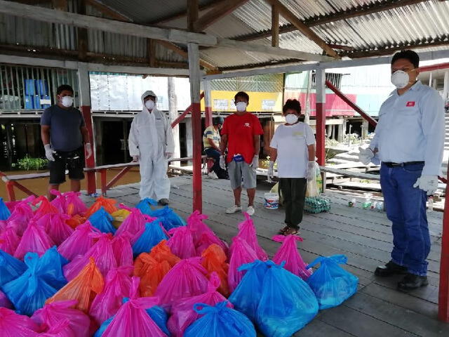 13 comunidades cercanas a refinería de Petroperú en Iquitos recibieron las canastas. Foto: Difusión