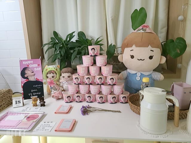 Cupsleeve event por el cumpleaños de Chen. Foto: dinosaur_chenny