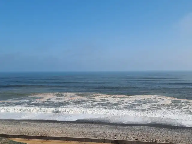 Este panorama se repite en algunas zonas del litoral entre Chorrillos y La Punta. Foto: Mary Luz Aranda/URPI-LR